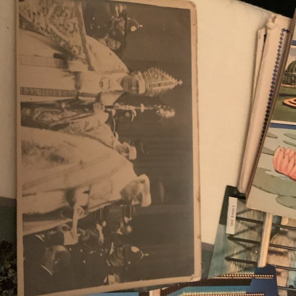 Postcards from the 1940s and 50s some antiques - Picture 8 of 9